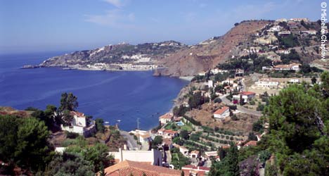 The beautiful bay of Punta de la Mona, Almu&ntilde;ecar. &copy; Michelle Chaplow