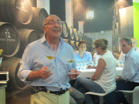 Antonio Flores speaking at the tasting