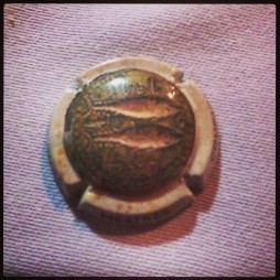 The cap of the cava bears an imprint of two fish, after a Phoenician coin - these people started the almadraba system thousands of years ago.