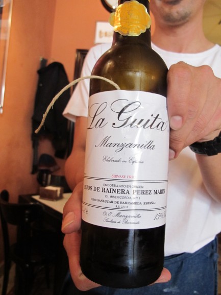 La Guita manzanilla, sherry from Sanlucar la Barrameda, accompanied our first tapa.