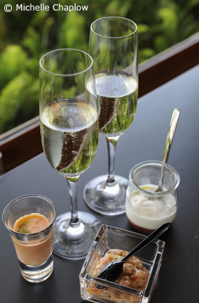 Champagne and salmorejo at the networking lunch.