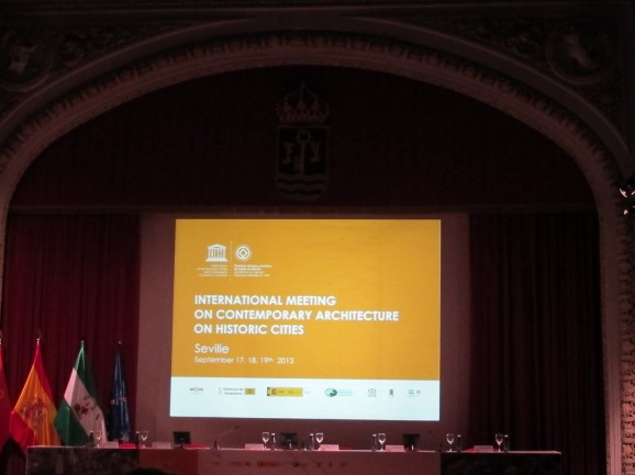 The meeting was triggered by controversy over the Pelli Tower's vertical dominance over Seville's UNESCO World Heritage buildings