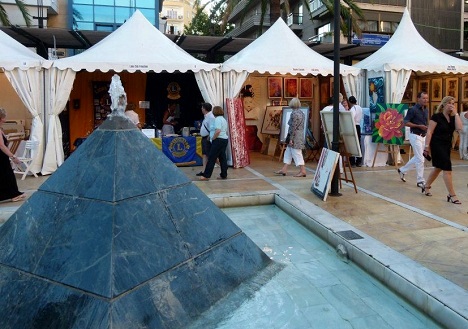 © Rebekah Thompson Enjoy the varied and eclectic selection of art works at the festival © Rebekah Thompson Enjoy the varied and eclectic selection of art works at the festival