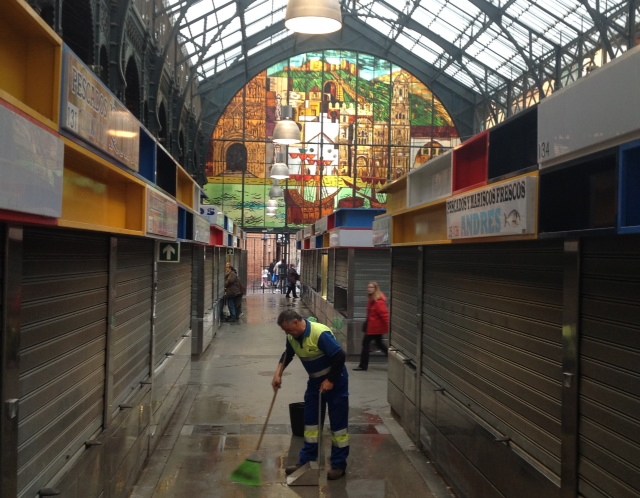 © Chris Chaplow Inside Ataranzas Market