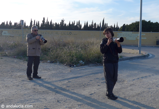 Plane spotters at Malaga Airport. © andalucia.com Plane spotters at Malaga Airport. © andalucia.com