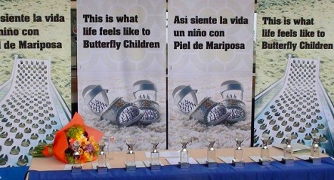 © Rebekah Thompson Presenting the golf tournament trophies. © Rebekah Thompson Presenting the golf tournament trophies.