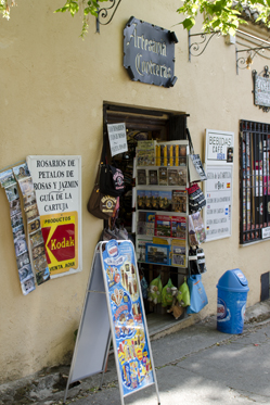  Gift shop selling postcards, rosary beads, souvenirs and ice creams. © Sophie Carefull 