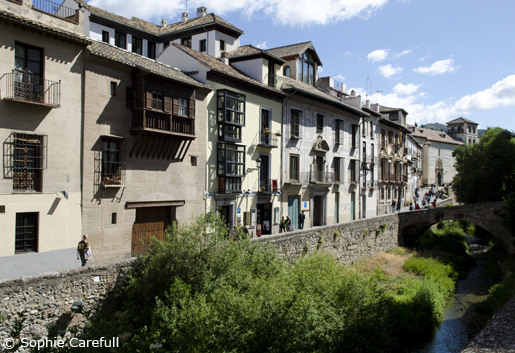 Take one of the most picturesque and romantic walks in Spain, along the Carrera del Darro. © Sophie Carefull