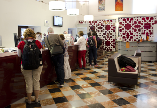 Tourist office in Plaza Mariana de Pineda. © Sophie Carefull