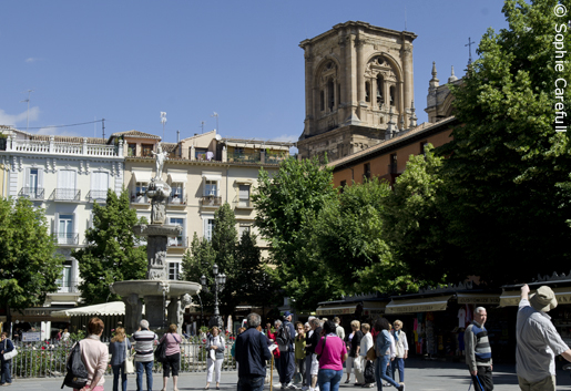 The bustling Bib-Rambla square, just around the corner from the cathedral. © Sophie Carefull  