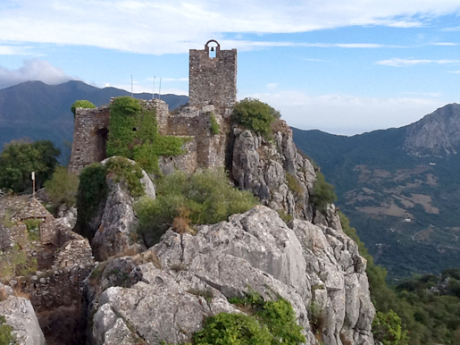 View of Torre de la Reina  from inside the Castle compound