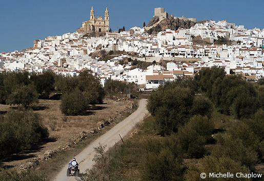 The town of Olvera where this via verde begins and continues to Puerto Serrano. © Michelle Chaplow .