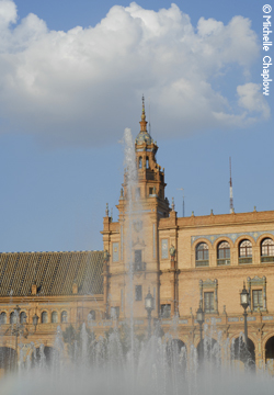Fountains errupting at Plaza España