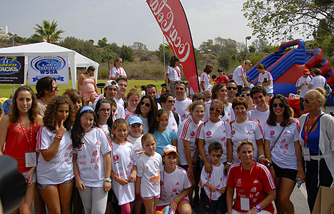 © Rebekah Thompson Eva Longoria meets participants of the Dynamic Walk-A-Thon