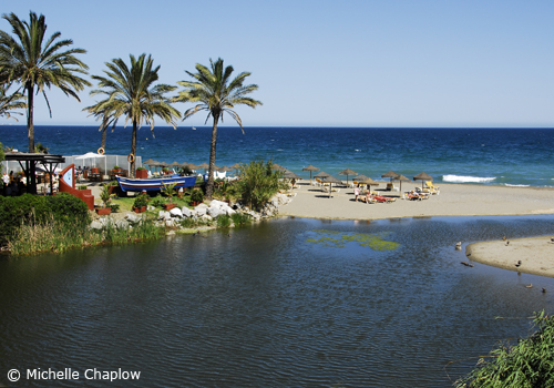 © Michelle Chaplow The view from the footbridge crossing Río Verde © Michelle Chaplow The view from the footbridge crossing Río Verde