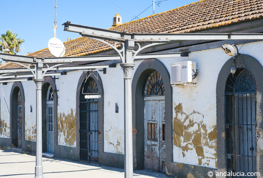 Mr Henderson Railway San Roque station building is in a poor state of repair.  © Michelle Chaplow .