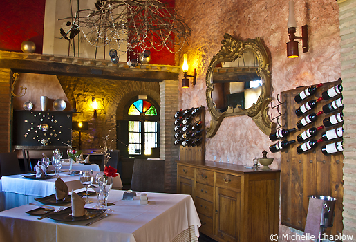 Cosy interior of 'El Estacion' © Michelle Chaplow Cosy interior of 'El Estacion' © Michelle Chaplow .