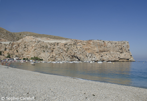 Playa de Calahonda has a mixture of sand and small pebbles. © Sophie Carefull  