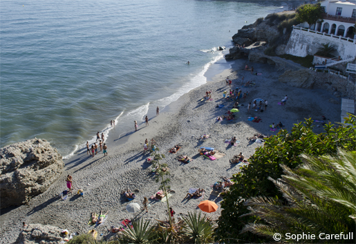 Playa Caletilla is just below the Balcon de Europa on the west side. © Sophie Carefull Playa Caletilla is just below the Balcon de Europa on the west side. © Sophie Carefull
