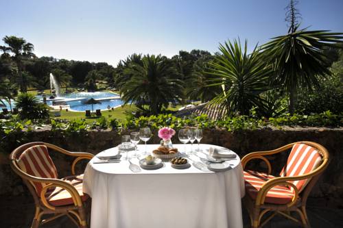 Sun terrace overlooking the pool La Bobadilla