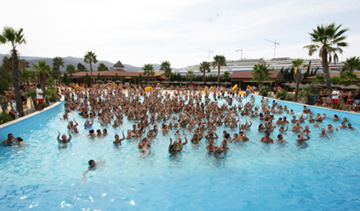 Aquarobics in the large wave pool. © Bahia Park, Algeciras