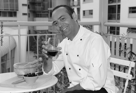 Jose Pizarro at home on the balcony of his London apartment © Michelle Chaplow