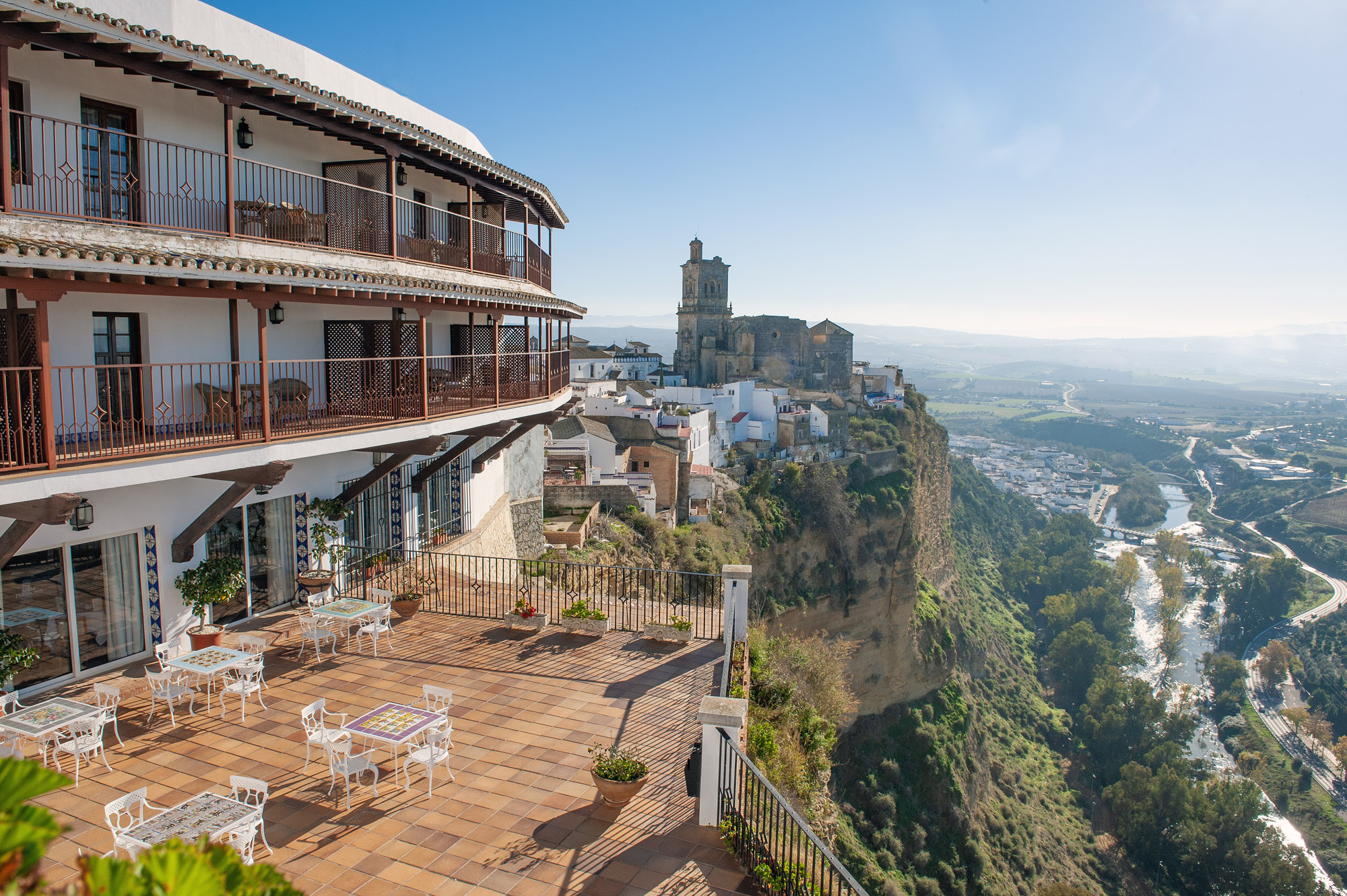 The Arcos Parador hotel and the Church of San Pedro © Michelle Chaplow