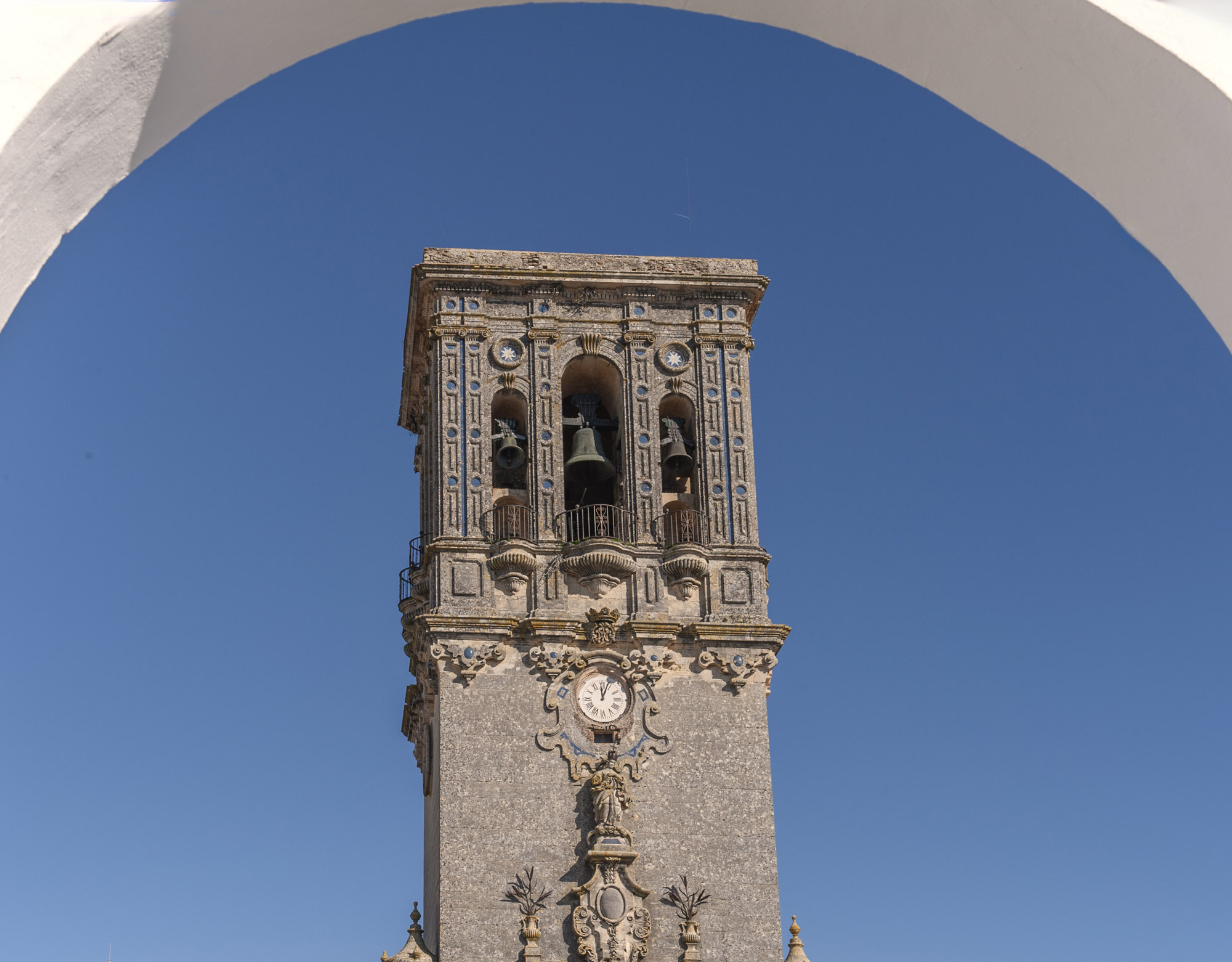 The parish church of Santa María de la Asunción dominates the Plaza del Cabildo © Michelle Chaplow