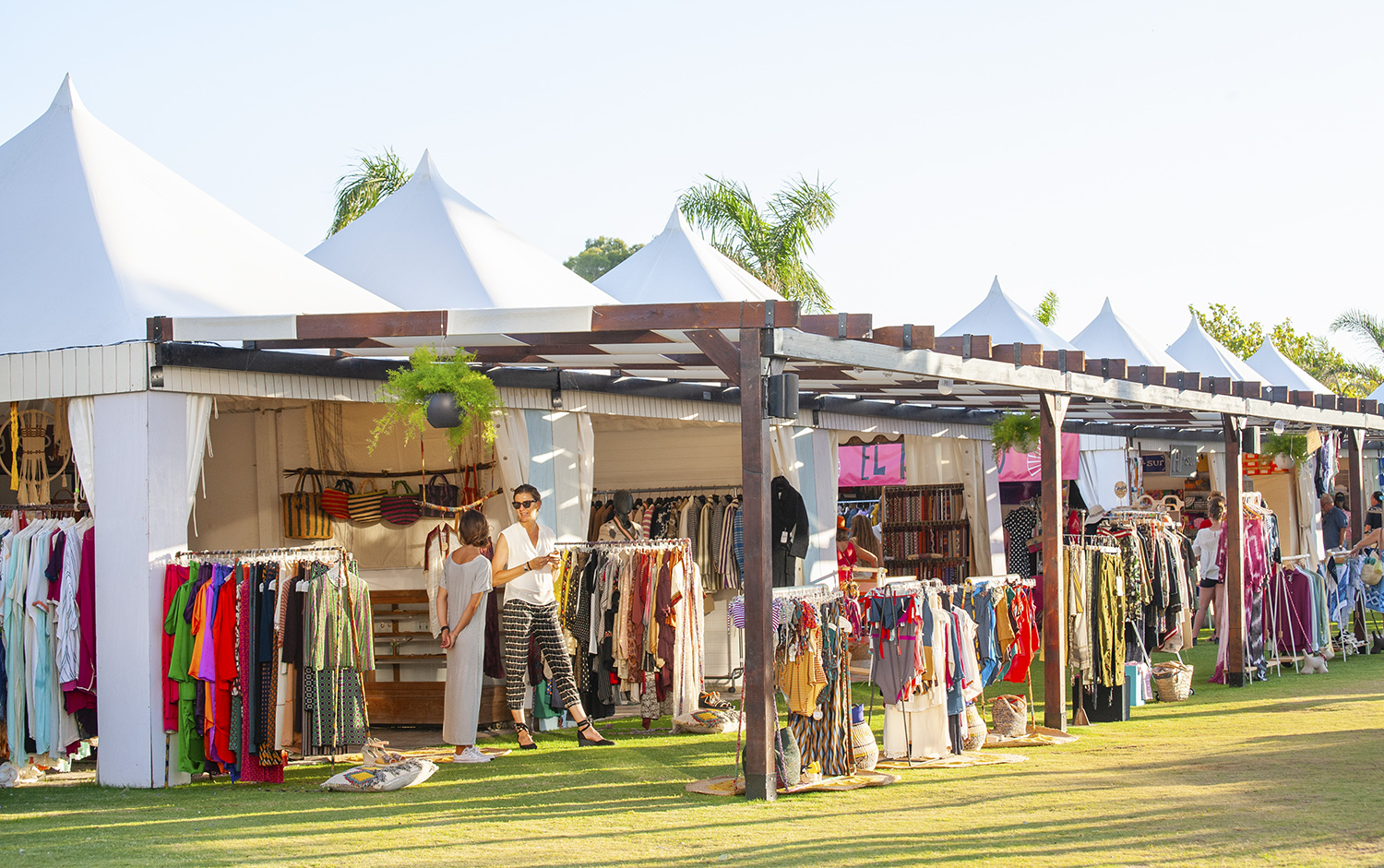 Summer craft &amp; Clothes market in Sotogrande © Michelle Chaplow