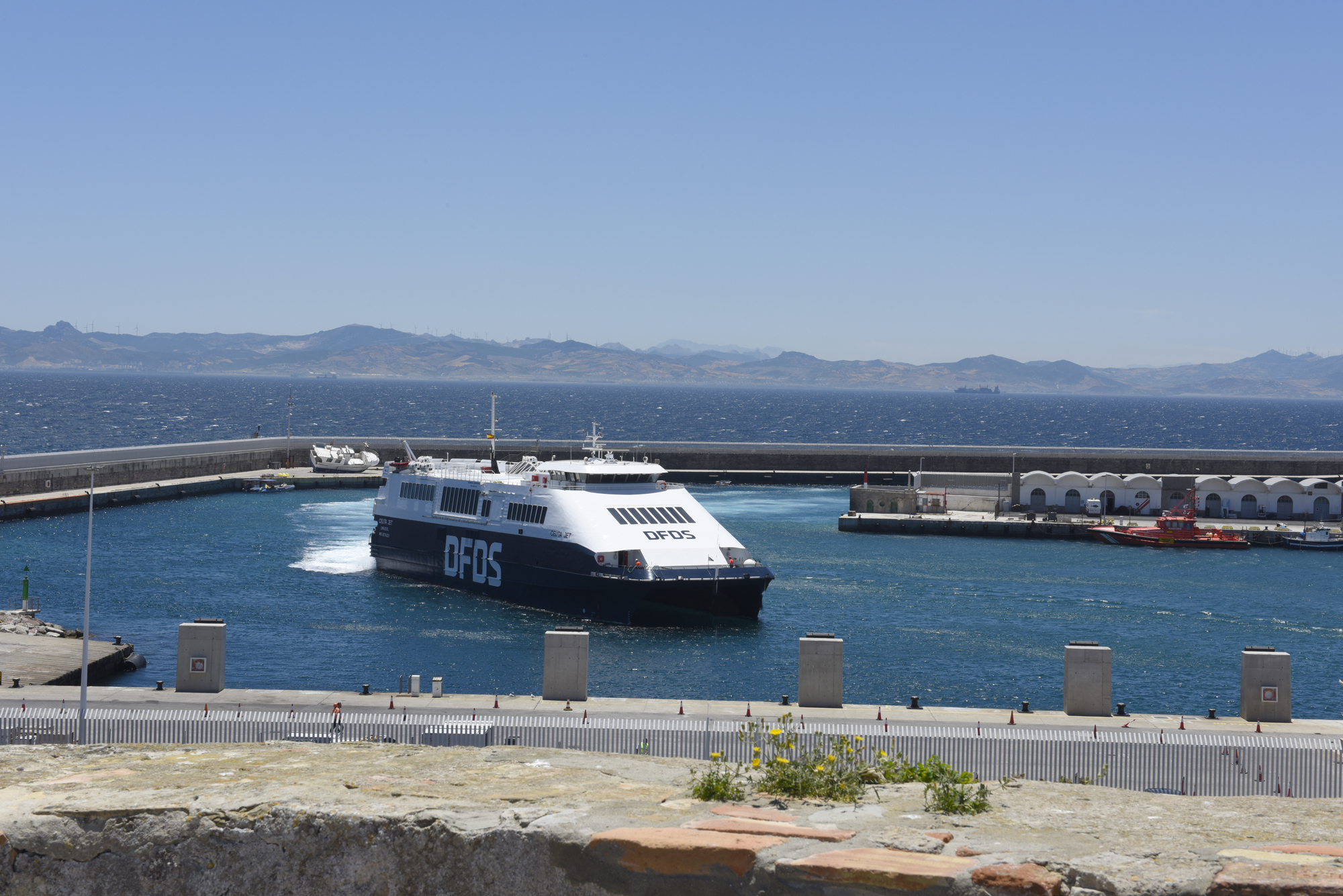The crystal clear view across the Mediterranean from Tarifa to Africa © Michelle Chaplow