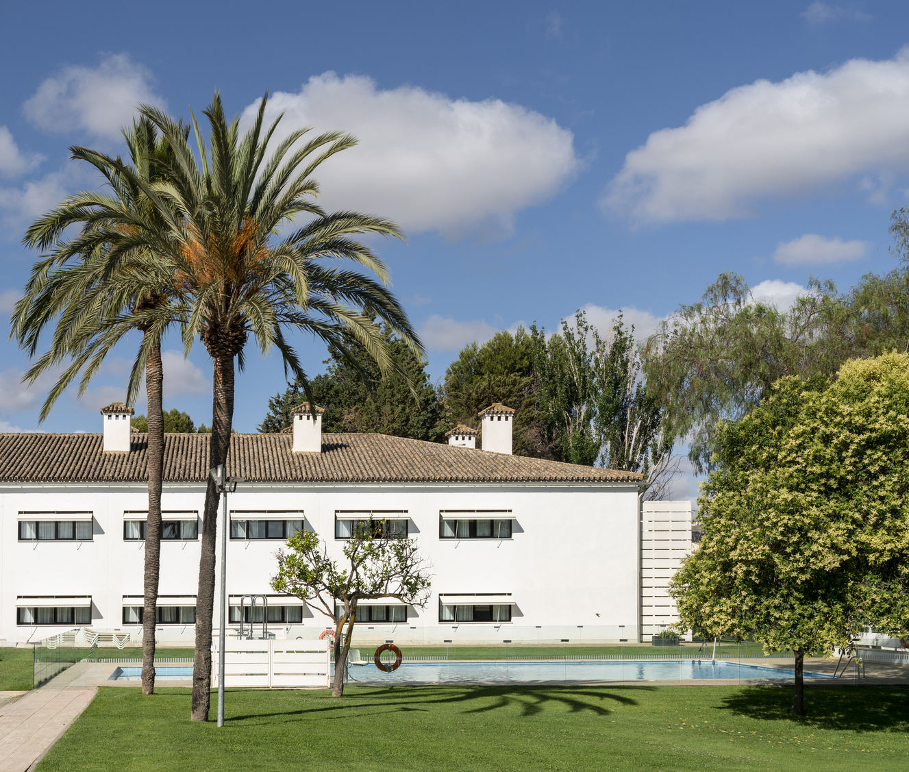 Take a dip in the pool at the Antequera Parador © Paradores