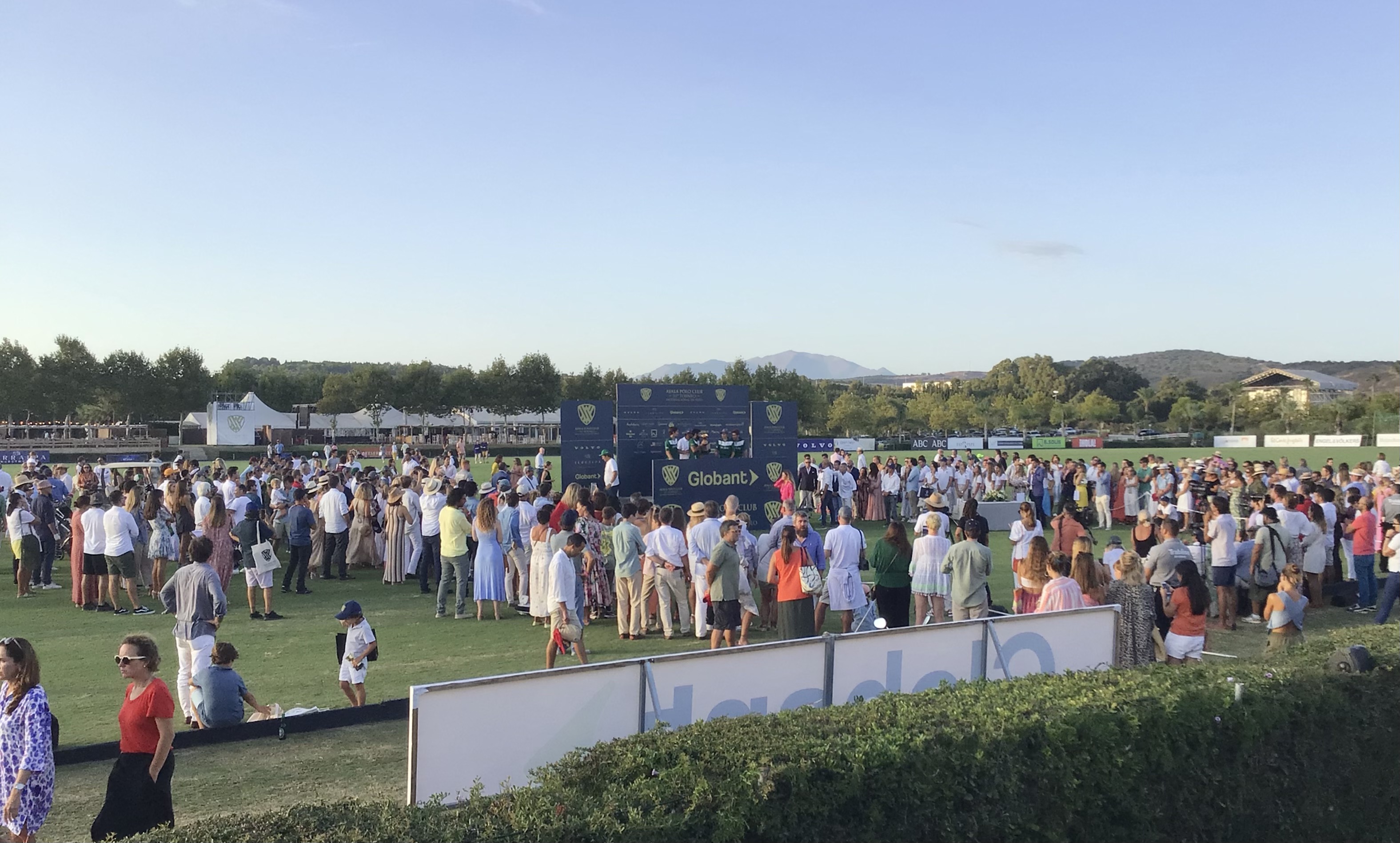 Presentation of 2022 Copa de Oro to Dubai polo team