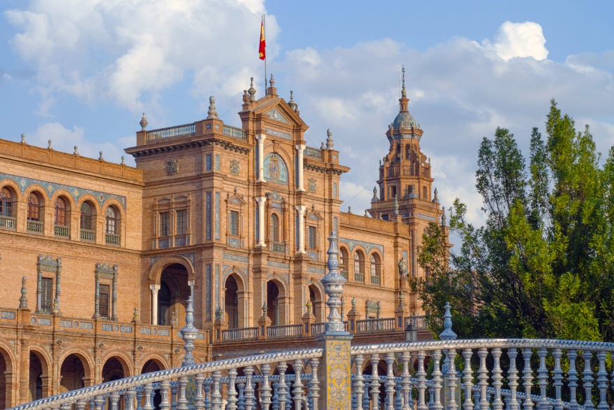 The sun-drenched Plaza de España in parque Maria Luisa  with ceramics made in Triana.