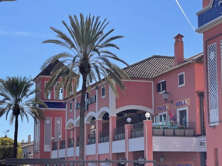 Plaza Mayor shopping center © Michelle Chaplow