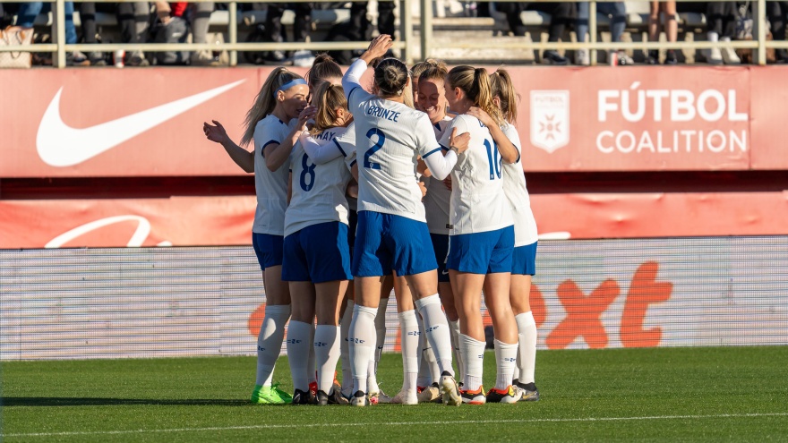 England celebrating a goal against Italy in Algeciras © Andres Lopez Sheridan