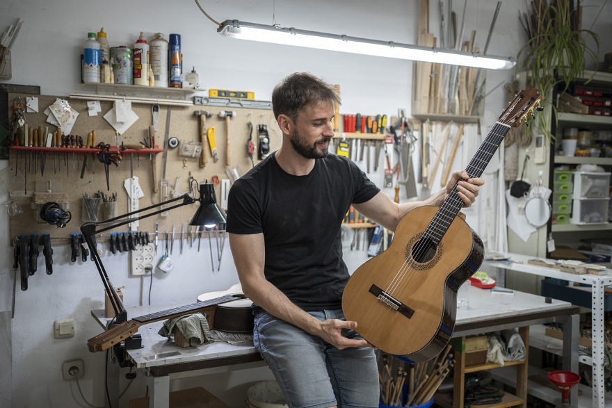 "We are not only making a musical instrument with exquisite sound quality; we are also making a work of art, a unique product with handmade marquetry, all of which has been designed and manufactured in our workshop".  Diego Cabeza © Fernando Rojas