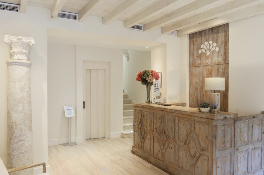 Elvira Plaza – cute hotel in a pretty pedestrianised plaza in Santa Cruz