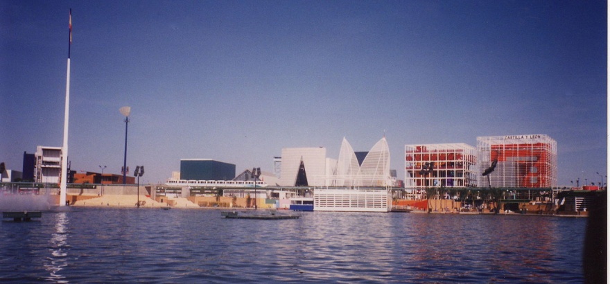 Expo 92 laka and Pavilions  Photo by Sitomon - Flickr, CC BY-SA 2.0