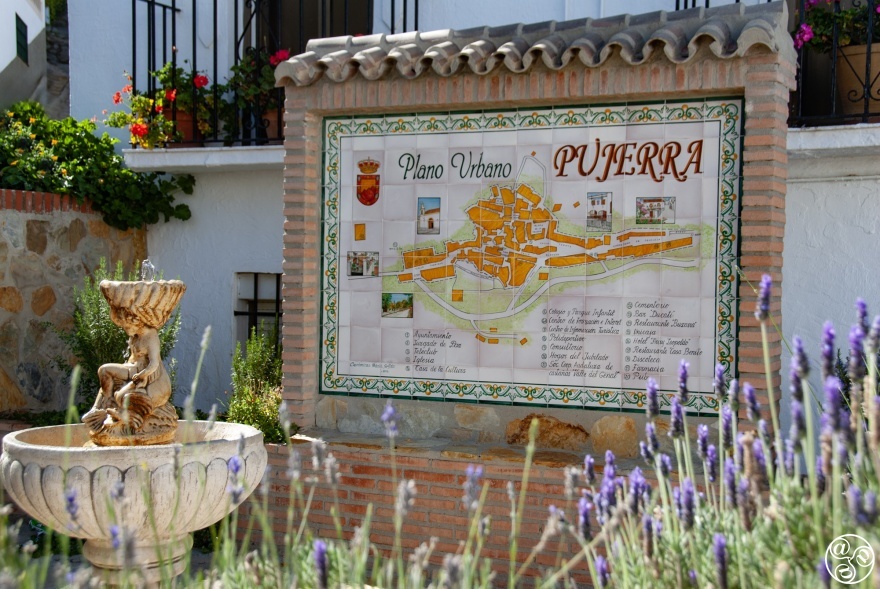 Ceramic street plan in Pujerra