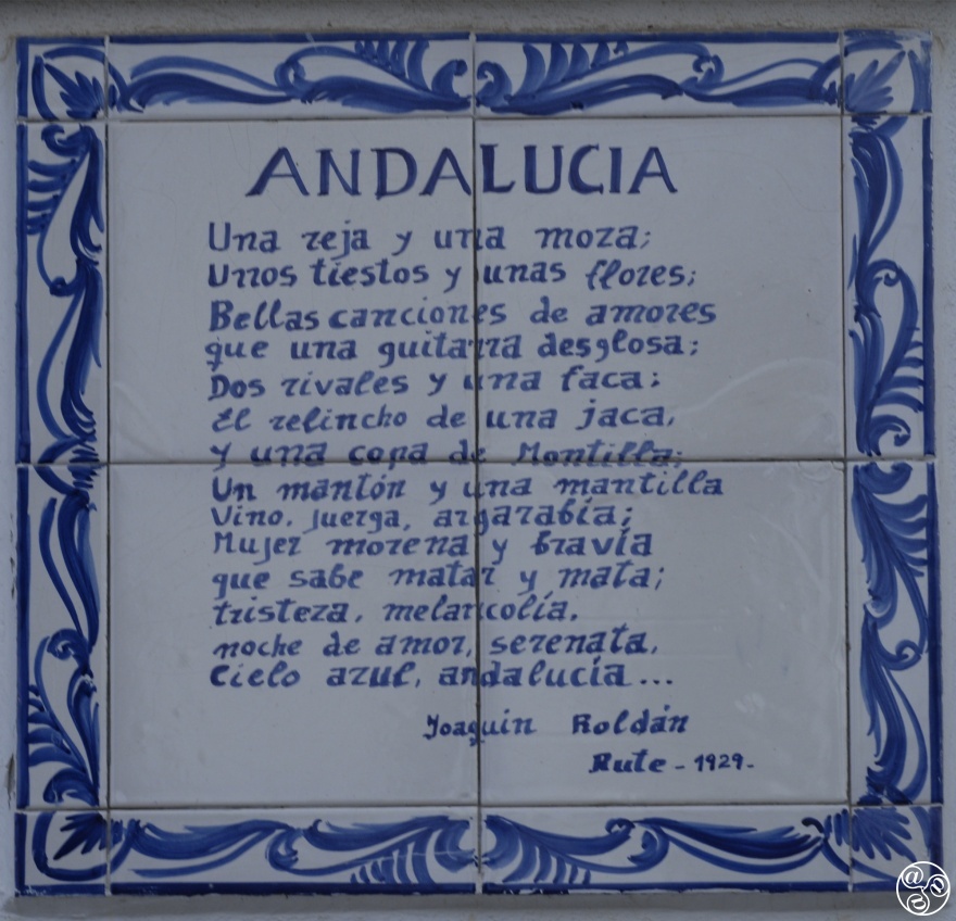 Love poems that are almost a centenary old on the streets of Rute © Michelle Chaplow