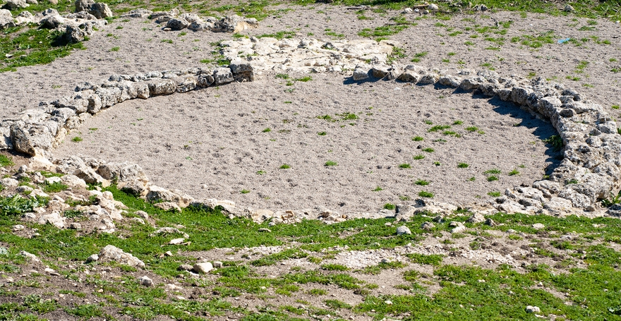 Bronze age settlement at Ancinipo (c) Michelle Chaplow