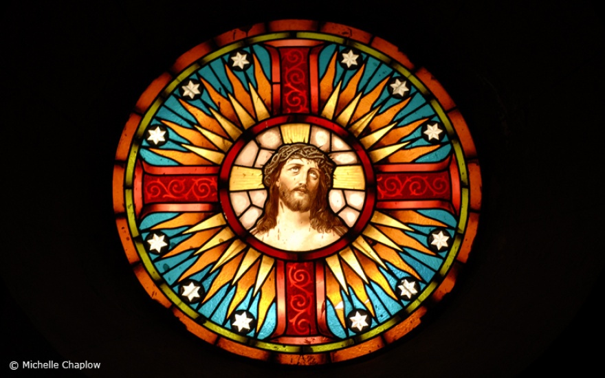 Ermita de Nuestra Señora de los Remedios, stained glass window© Michelle Chaplow