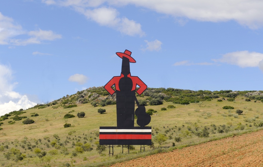 The iconic roadside Tio Pepe Logo © Michelle Chaplow