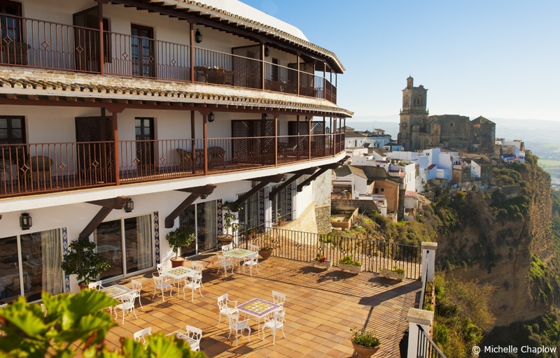 The Arcos Parador hotel and the church of San Pedro © Michelle Chaplow
