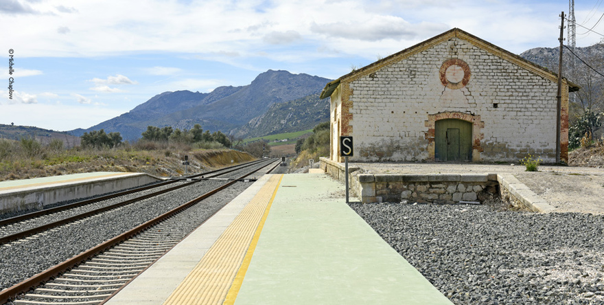 La Indiana Station (closed) © Michelle Chaplow