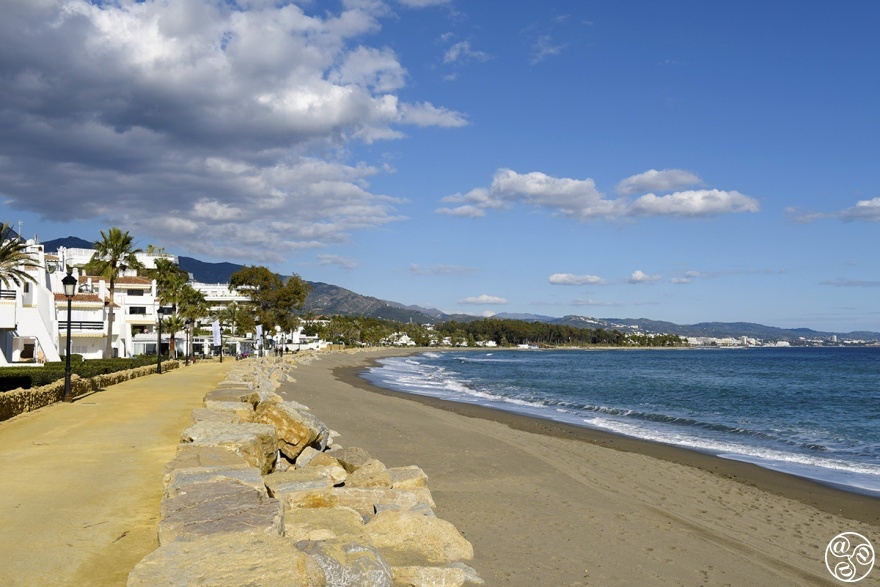 Beachside living in Rio Verde, Marbella. © Michelle Chaplow