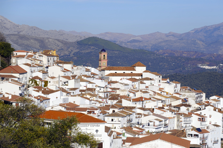 Discover the charming white village of Algatocin © Michelle Chaplow