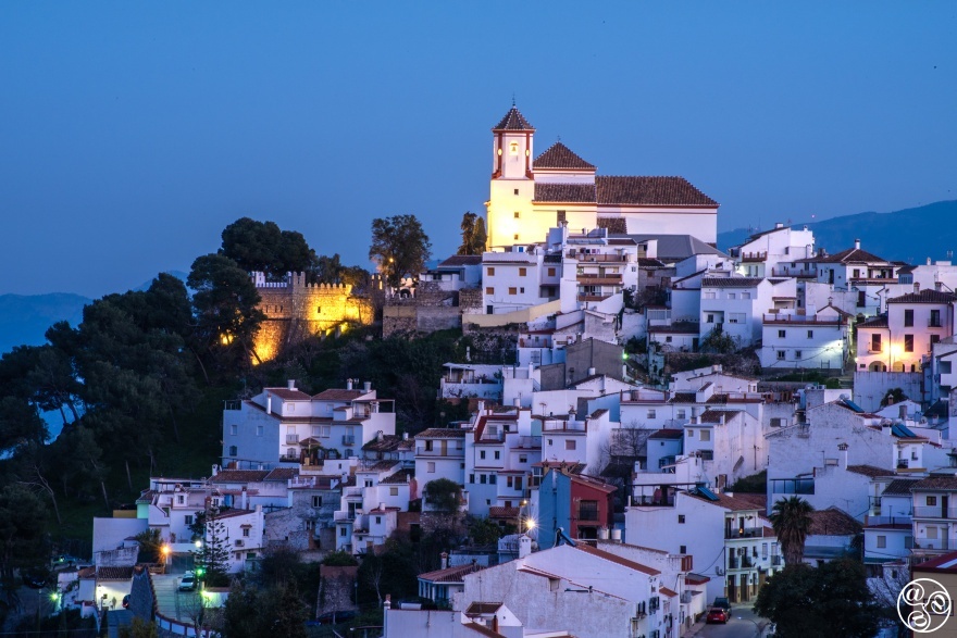  Alozaina at night  © Michelle Chaplow