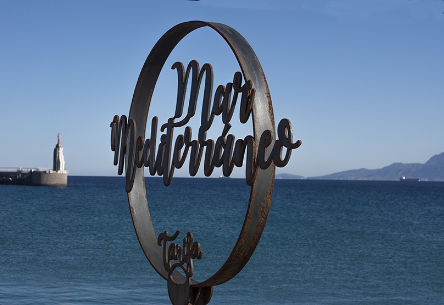 Isla de las Palomas is a small island linked to the town of Tarifa by a causeway© Michelle Chaplow