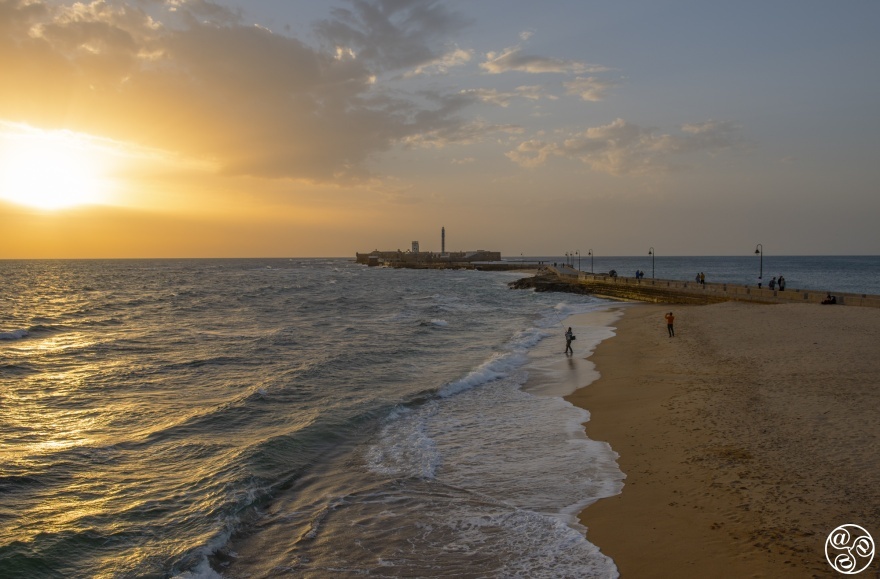 Take a Bond Movie Sunset stroll to the Castle of San Sebastián — pure Cádiz magic